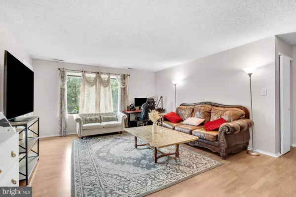 4610-B ABERDEEN DR, Mount Laurel, NJ 08054