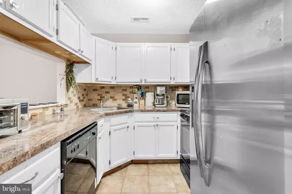 4610-B ABERDEEN DR, Mount Laurel, NJ 08054