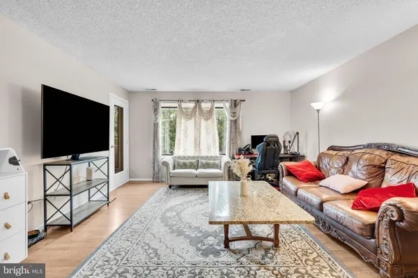 4610-B ABERDEEN DR, Mount Laurel, NJ 08054