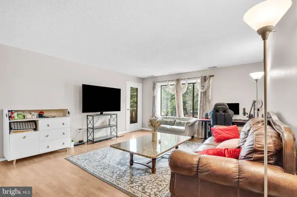 4610-B ABERDEEN DR, Mount Laurel, NJ 08054