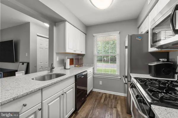 3805-A FENWICK LN, Mount Laurel, NJ 08054