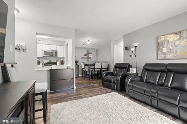 3805-A FENWICK LN, Mount Laurel, NJ 08054