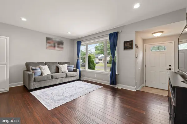 36 RICHARDS AVE, Pine Hill, NJ 08021