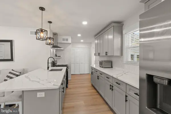 40 WOODBINE AVE, Maple Shade, NJ 08052