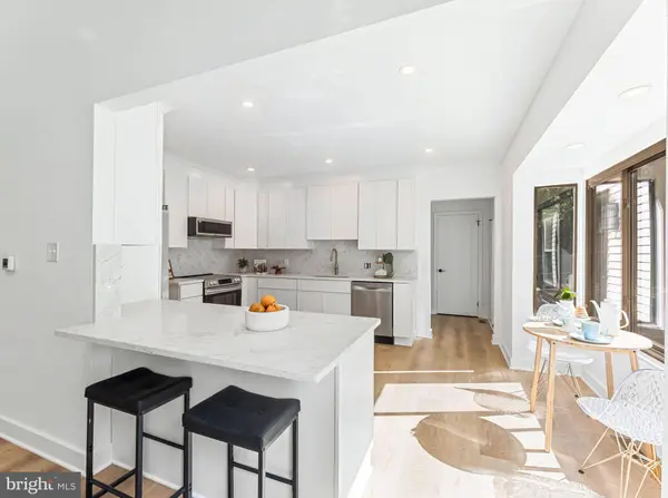 8 WESTBROOKE CT, Voorhees, NJ 08043