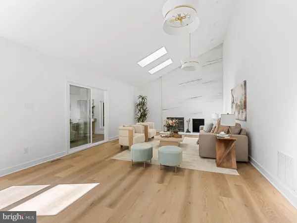 8 WESTBROOKE CT, Voorhees, NJ 08043