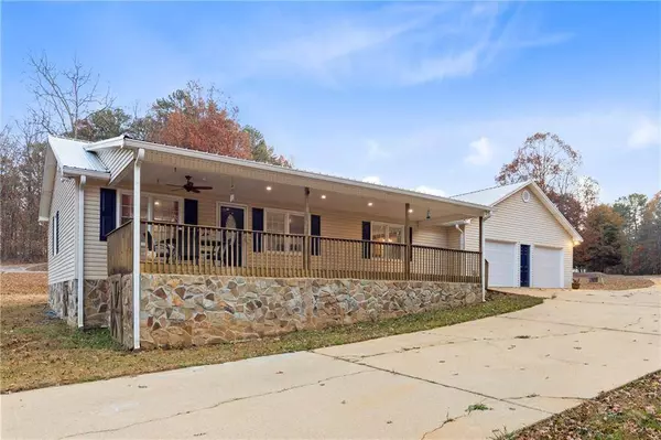 51 Perry LN, Buchanan, GA 30113