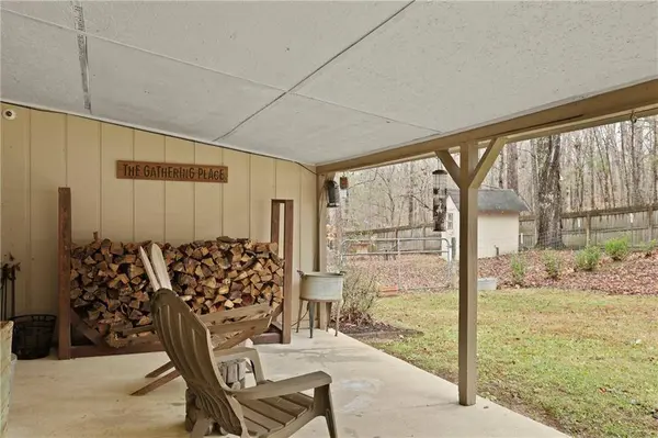 125 Red Mountain RD, Dallas, GA 30157