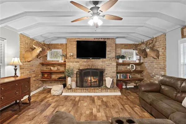 125 Red Mountain RD, Dallas, GA 30157