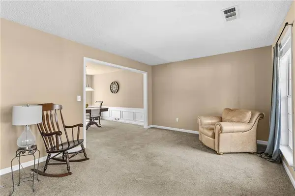 7335 Lytham TRCE, Cumming, GA 30041