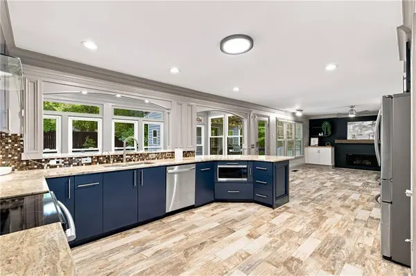 2069 Ursuline WAY NW, Acworth, GA 30101