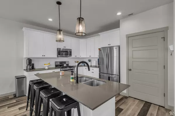 5829 W LAKE AVE, South Jordan, UT 84009