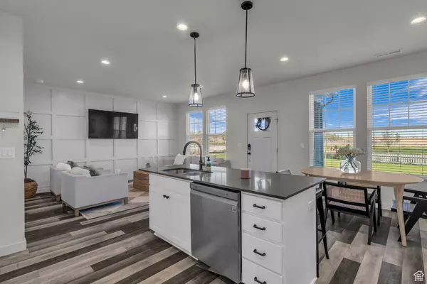 5829 W LAKE AVE, South Jordan, UT 84009