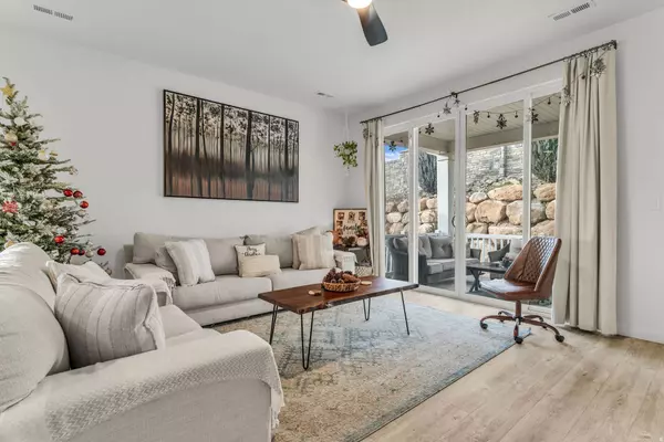 2103 N ELDERBERRY DR W, Saratoga Springs, UT 84045