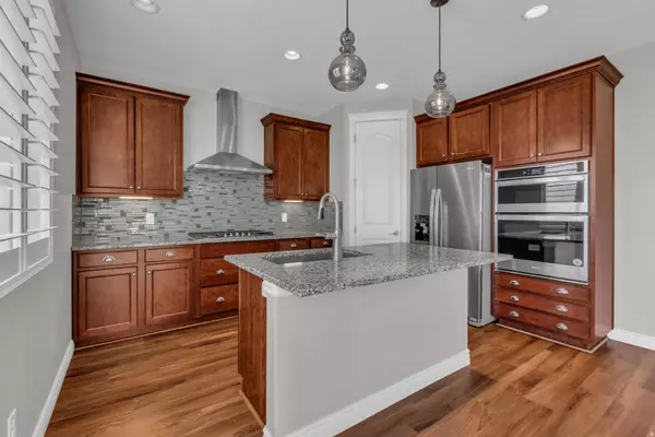 7427 S WOOD FARMS DR W, West Jordan, UT 84084