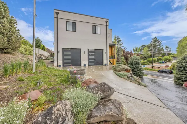 1846 E ORCHARD HOLLOW LN S, Holladay, UT 84124