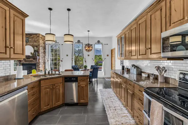 2016 N NUTTALL DR, Lehi, UT 84043