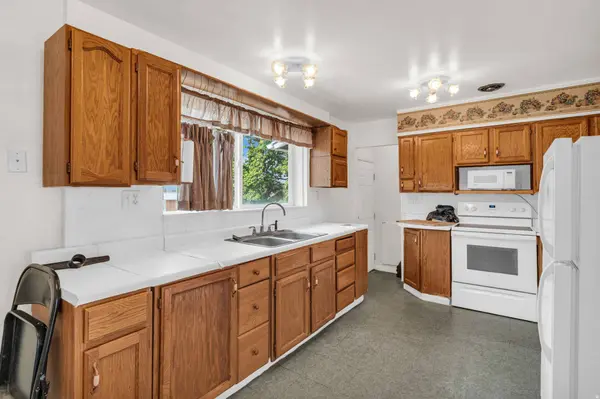 9950 S BARIUM LN, Sandy, UT 84094
