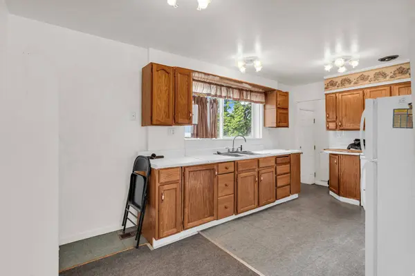 9950 S BARIUM LN, Sandy, UT 84094