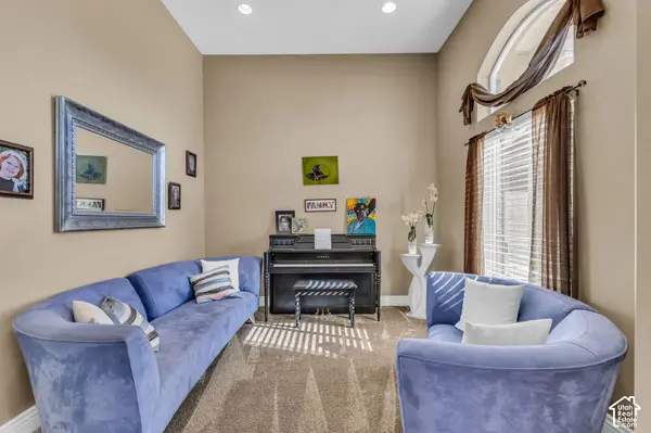 924 W WILLOWMERE, Kaysville, UT 84037
