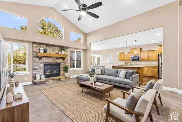 924 W WILLOWMERE, Kaysville, UT 84037