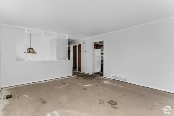 10258 S MOUNT VIEW DR, Sandy, UT 84070