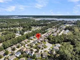 237 Nelliefield Creek Dr, Wando, SC 29492