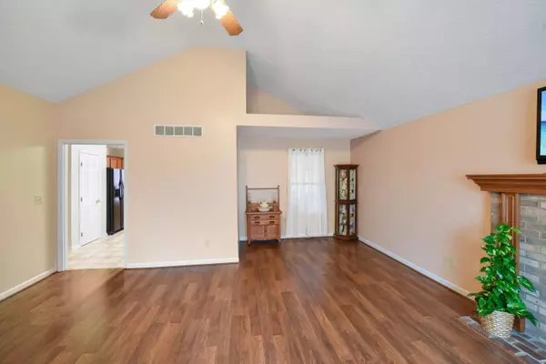 405 Weslyn Way, Nicholasville, KY 40356