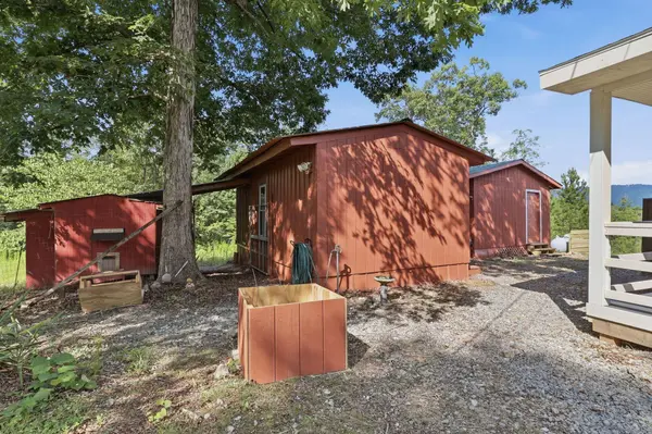 421 Dogwood LN, Rising Fawn, GA 30738
