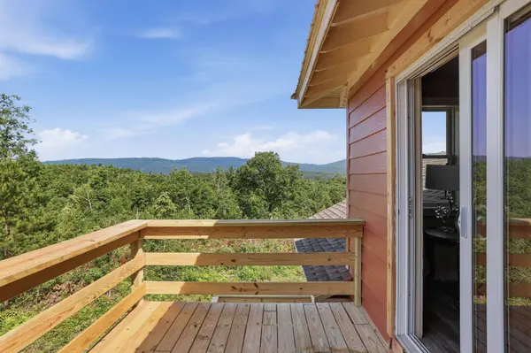 421 Dogwood LN, Rising Fawn, GA 30738