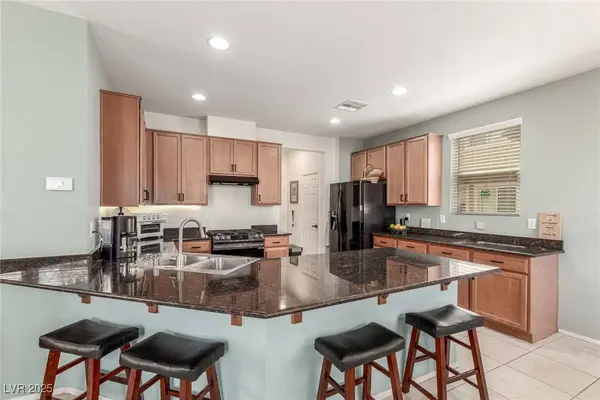 10528 Emerald Path AVE, Las Vegas, NV 89166