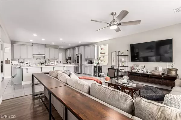 813 Bluebird Hill AVE, North Las Vegas, NV 89084