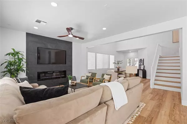 9115 Weeping Hollow AVE, Las Vegas, NV 89178