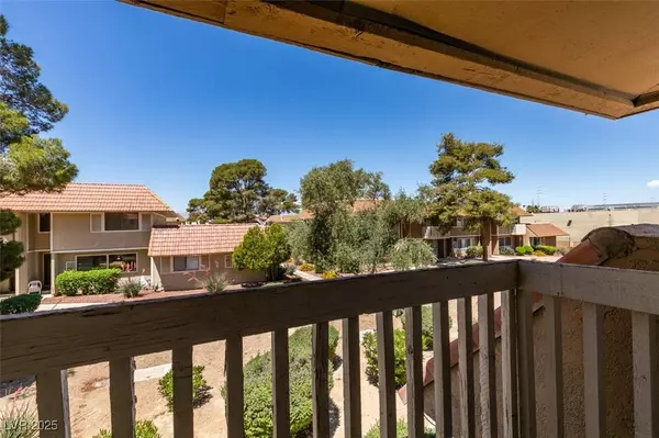 2454 Paradise Village WAY, Las Vegas, NV 89120