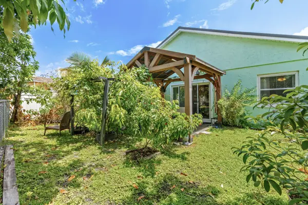 1028 Ocala Woods Ln, Orlando, FL 32824-6620