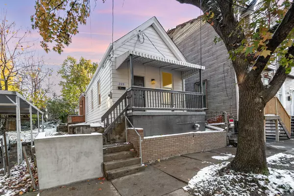 209 E 10th Street, Covington, KY 41011