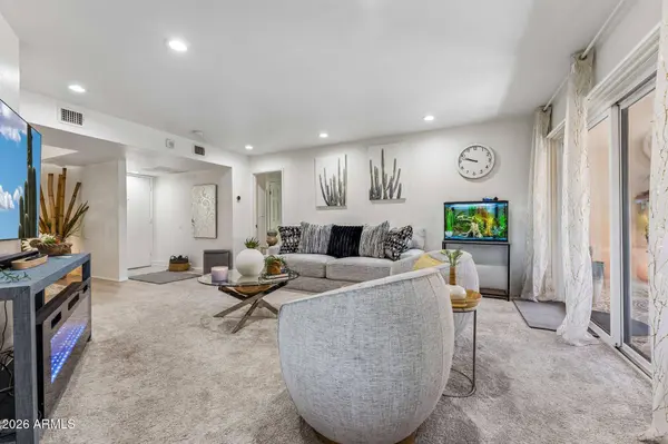 12212 N Paradise Village Parkway S #136, Phoenix, AZ 85032