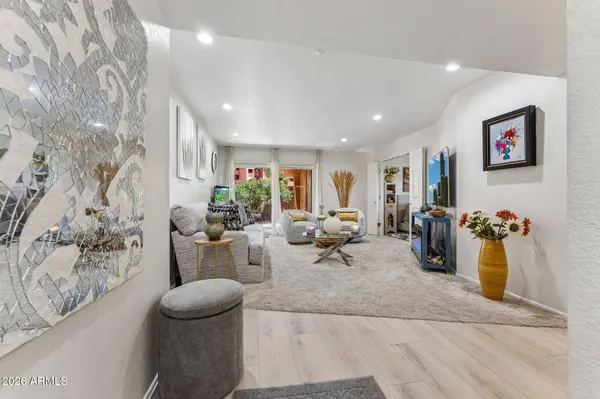 12212 N Paradise Village Parkway S #136, Phoenix, AZ 85032