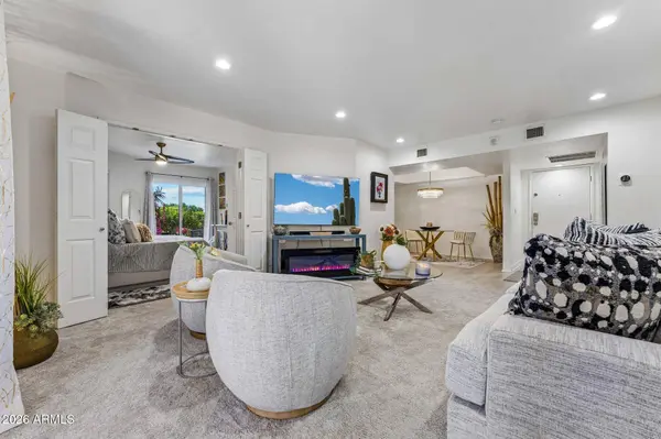 12212 N Paradise Village Parkway S #136, Phoenix, AZ 85032