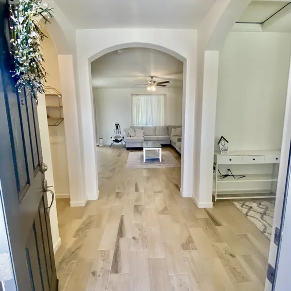 Seymour St, Tulare, CA 93274