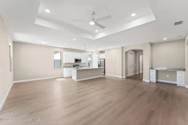 563 Holmes AVE NW, Palm Bay, FL 32907