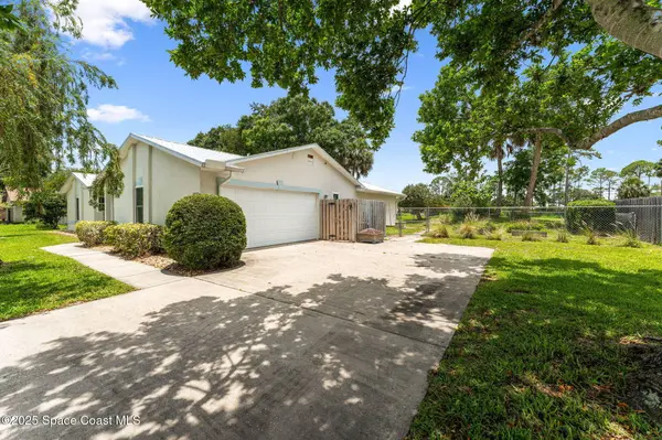 740 Hunan ST NE, Palm Bay, FL 32907