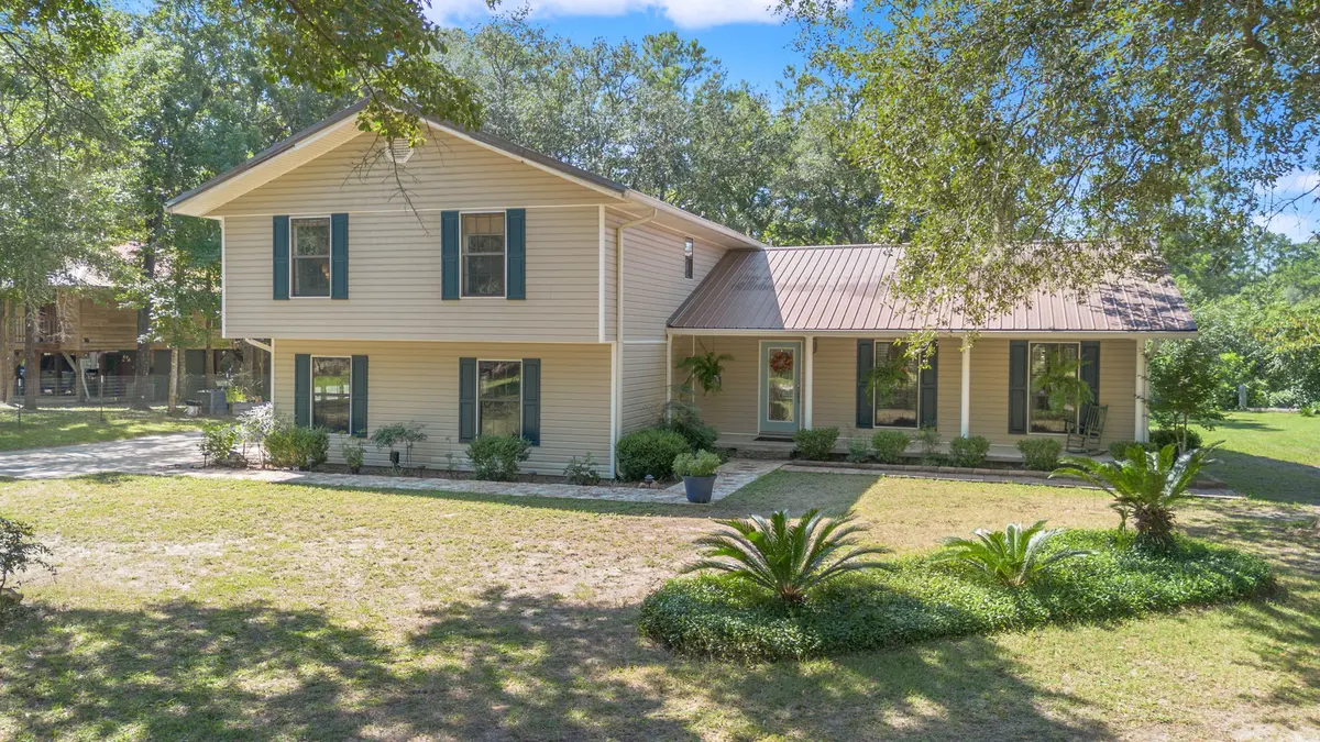 323 St Marys River Bluff Rd, St George, GA 31562-4047