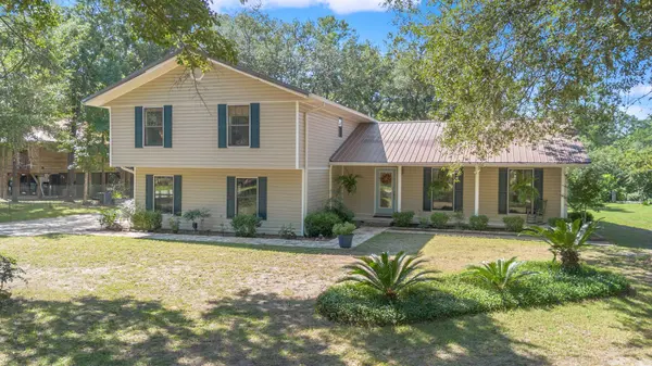 323 St Marys River Bluff Rd, St George, GA 31562-4047