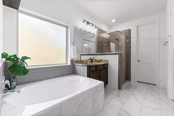 159 N Cadence Hills LOOP, Willis, TX 77318