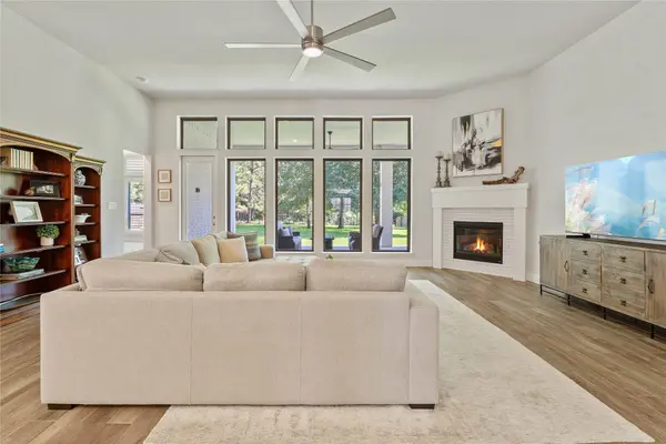 116 Hushed Nightfall CT, Willis, TX 77318