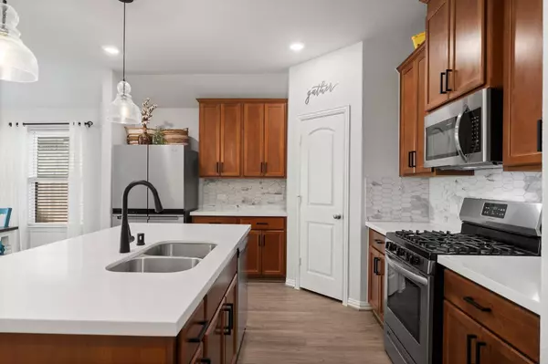 340 Honey Mesquite PATH, Conroe, TX 77318