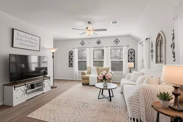 340 Honey Mesquite PATH, Conroe, TX 77318