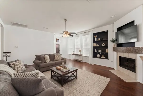 2217 Valley View XING, Conroe, TX 77304