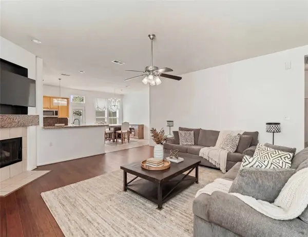 2217 Valley View XING, Conroe, TX 77304